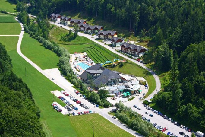 Apartments Resort Terme Snovik Apartments Resort Terme Snovik. Ubicato a 30 km da Lubiana, l'Eco Terme Snovik dispone di accesso illimitato gratuito alle piscine con acqua termale