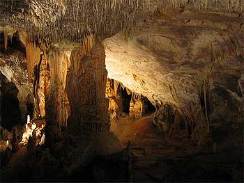 grotta postumia immagine