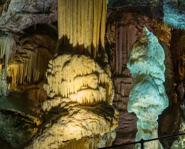 tour guidato grotte Slovenia in italiano