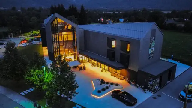 Il fiume Soča è famoso per il suo incredibile colore smeraldo. La valle è una delle zone più scenografiche della Slovenia.