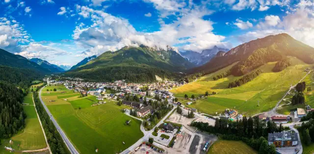 kranjska-gora-in-slovenia Dalle piste da sci ai sentieri estivi, Kranjska Gora offre avventure per tutti. Immergiti nella natura e nei panorami alpini.